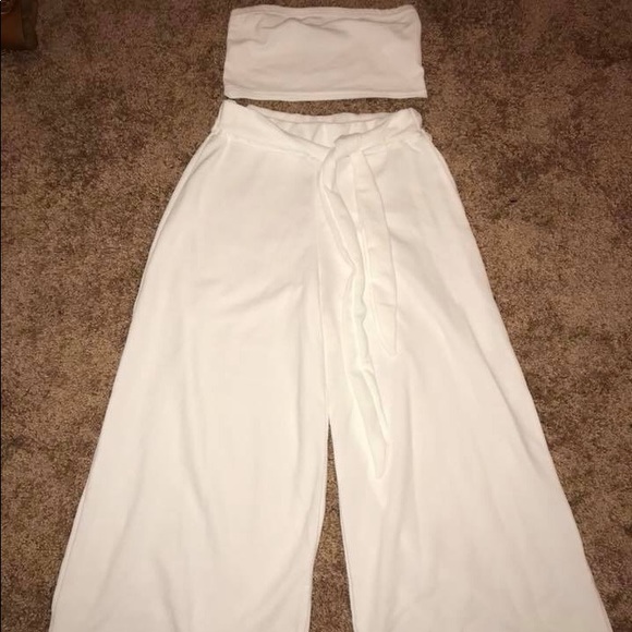 Two Piece outfit - Picture 1 of 2